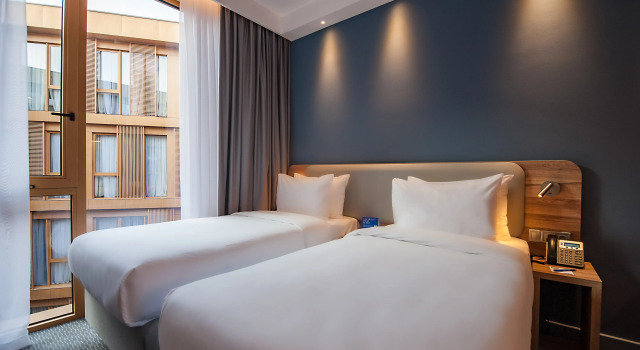 Двухместный номер Стандарт с дополнительной кроватью Отель Holiday Inn Express Avlabari