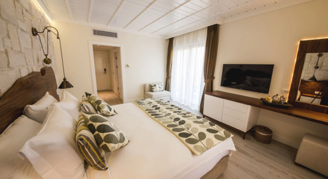 Двухместный номер Deluxe с балконом и с частичным видом на море Suna Sun Hotel