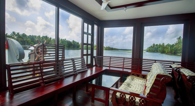 Двухместный номер Deluxe с балконом Отель Sreekrishna 3 Bedroom Private Houseboat