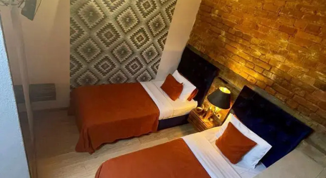 Camera familiare doppia Budget mansarda con vista sul cortile H29 Hotel