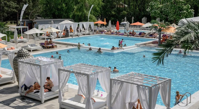 Отель BOUTIQUE HOTEL EMBARGO