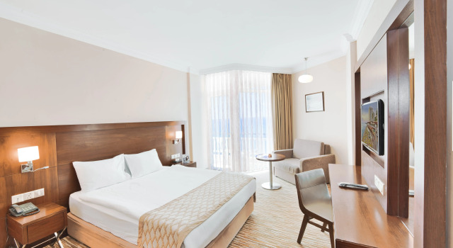 Двухместный номер Standard с балконом и с видом на море Salamis Bay Conti Resort Hotel