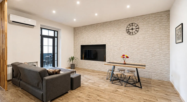 Lovely 2-bedroom near North Avenue Flat, Prenota Appartamento Erevan Armenia
