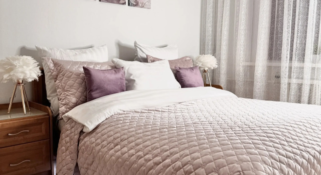 Uyutnaya S Dizaynerskim Remontom Flat