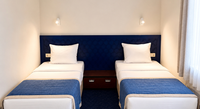 Двухместный номер Standard с балконом Cruise Hotel