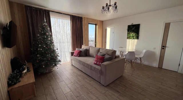 2 soveværelser i hytte med altan med udsigt Alma House Almaty Guest House