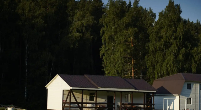 Sosnovyj Bereg Guest house, Prenota Base turistica Centri ricreativi a Altaysky Kray, Base turistica