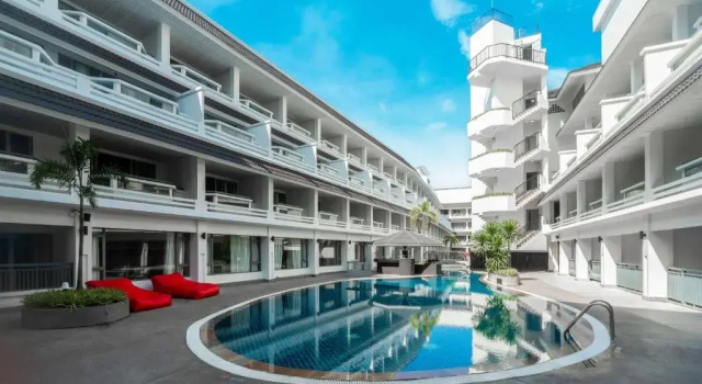 Отель Radisson RED Phuket Patong Beach