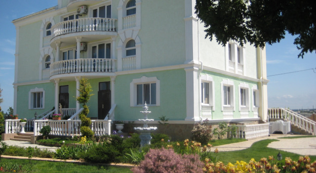 Vladisvet Guest House, Rezerwuj Pensjonat Hotele w Sewastopol z basenem, Basen