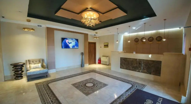 Infinity Plaza, Book Hotel Hoteller i Atyrau region med parkering, Parkering