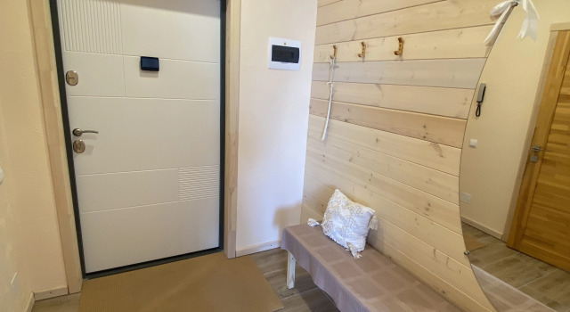 Uyutnaya Studiya Freedompskov Flat, Prenota Appartamento Hotel a Pskov Region con parcheggio, Parcheggio