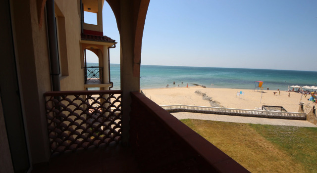 Апартаменты с балконом и с красивым видом из окна Menada Atrium Beach Apartments