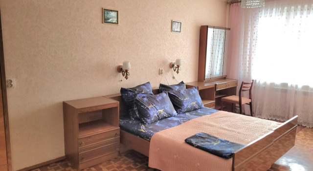 3-komnatnaya V Zheleznodorozhnam Flat, Reserva ahora Apartamento Hoteles en Krasnoyarsk con aparcamiento, Aparcamiento