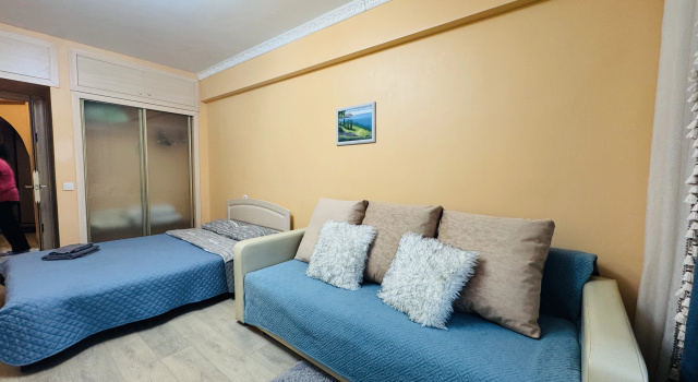 Uyutnaya , Komfortnaya Nedaleko Ot Pl. Ordzhonikidze Flat, Rezerwuj Apartament Hotele w Yakutia z parkingiem, Parking