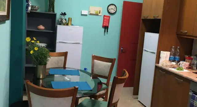 Past or Tail hostel, Забронировать Хостел Недорогие отели Ларнаки, рядом с Армянская церковь Святого Стефана, недорого