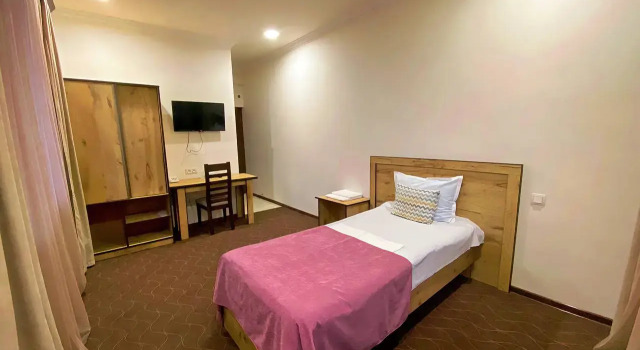 Одноместный номер Standard с красивым видом из окна Mina Hotel
