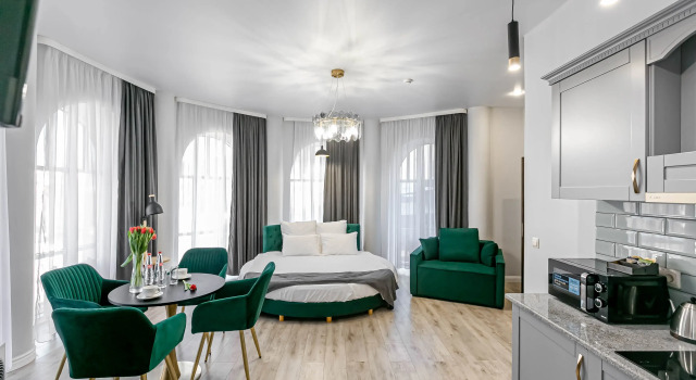 Четырёхместный люкс Comfort с 2 комнатами Отель Александръ 1803