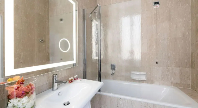 Двухместный номер Deluxe Bettoja Hotel Massimo dAzeglio