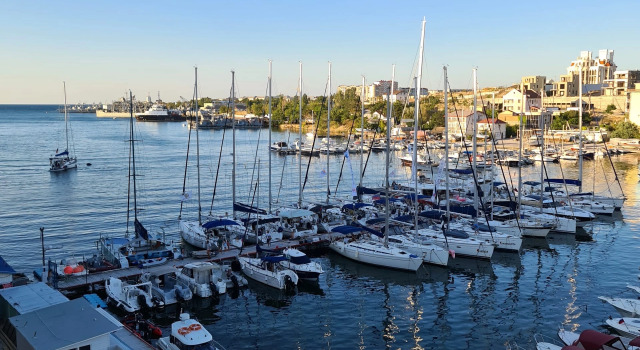 S Vidom Na More Apartments, Book Apartment Mirazh Sevastopol