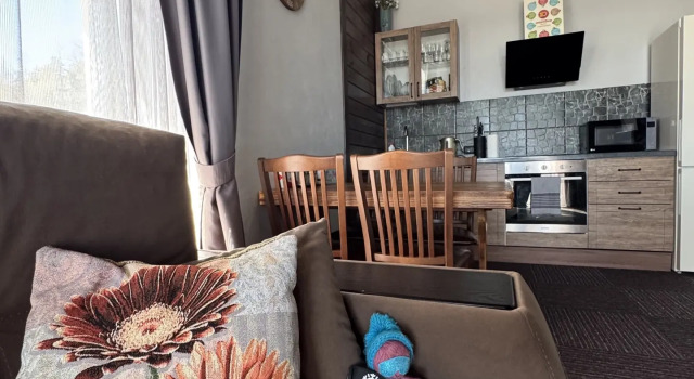 Апартаменты с 2 комнатами с балконом и с красивым видом из окна 518 Sport Residence Studiya I Spalnya Uglovoy Apartments