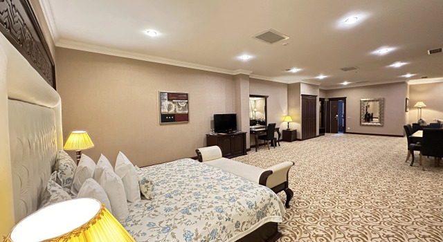 Suite tripla Royal Modern Hotel