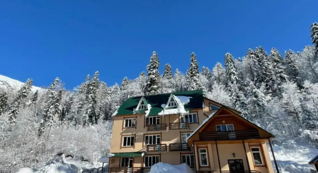 Отель For Rest, Забронировать Отель Отели Домбая с парковкой, рядом с Dombai Ski Lift, Парковка