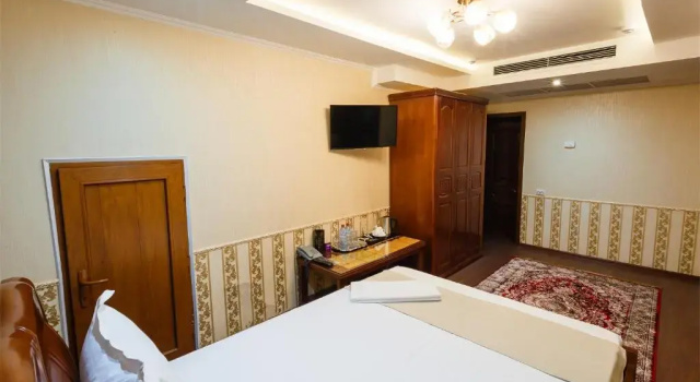 Четырёхместный люкс Двухкомнатный Salut Hotel Almaty
