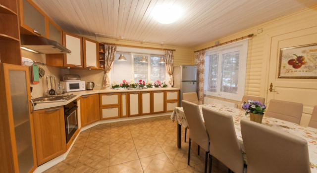 Dom S Baney U Berega Onezhskogo Ozera Guest house, Prenota Affittacamere Hotel a Carelia con parcheggio, Parcheggio
