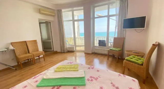 Klassicheskie Dvukhmestnye S Balkonom 1/2 Flat, Book Apartment Yalta 