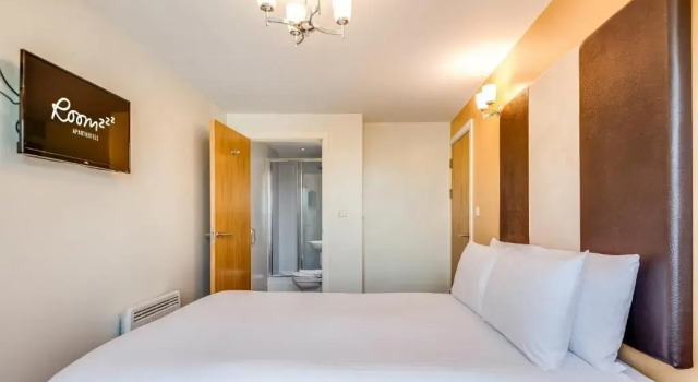 Люкс с 2 комнатами Roomzzz Leeds Headingley