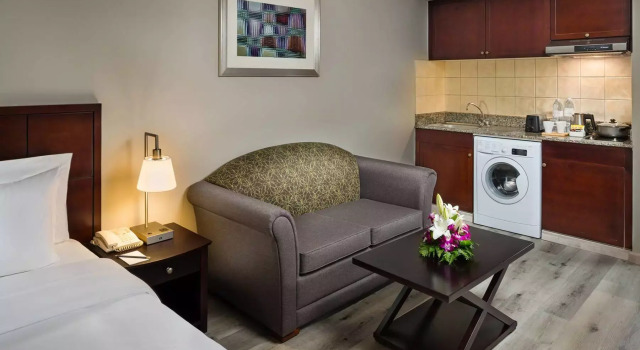 Studio Suite Savoy Crest Hotel Apartments