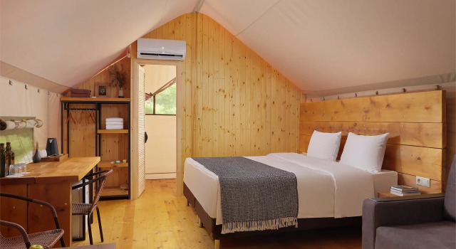 Тент с балконом и с красивым видом из окна Глэмпинг Garuda Glamping Abkhazia