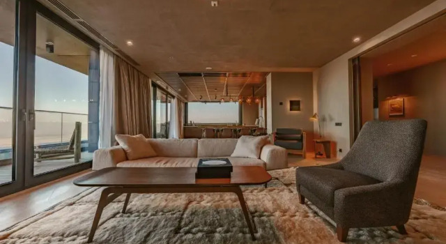 Suite cuádruple Presidenciales con balcón BODBE Hotel