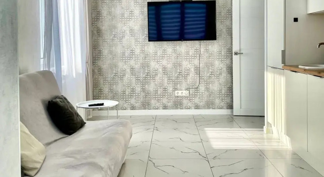 Uyutnaya Dvukhkomnatnaya Ryadom S Gagarinskim Parkom Flat, Prenota Appartamento Hotel a Tyumen Region con parcheggio, Parcheggio