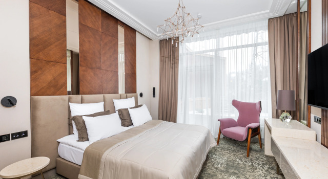 Двухместный люкс 5* Мини-Отель Золотой Ручей
