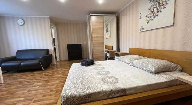 Na Ulitse Pritomskaya Naberezhnaya 13 Apartments