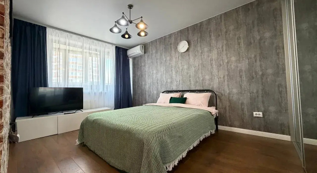 Sovremennaya I Uyutnaya Flat, Buchen Sie Ferienwohnung Hotels in Region Primorje mit Parkplatz, Parkplätze