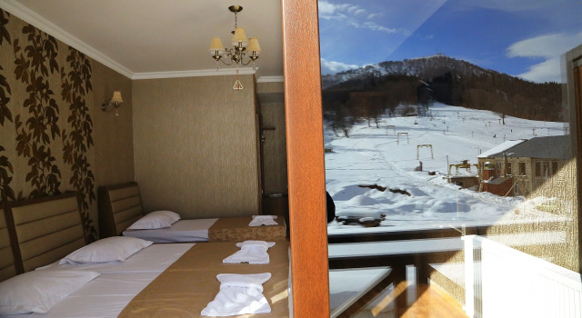 Трёхместный номер Standard с балконом и с красивым видом из окна Snow King Hotel