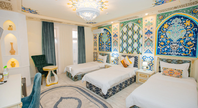 O podwyższonym standardzie trzyosobowy pokój Gur Emir Palace Hotel