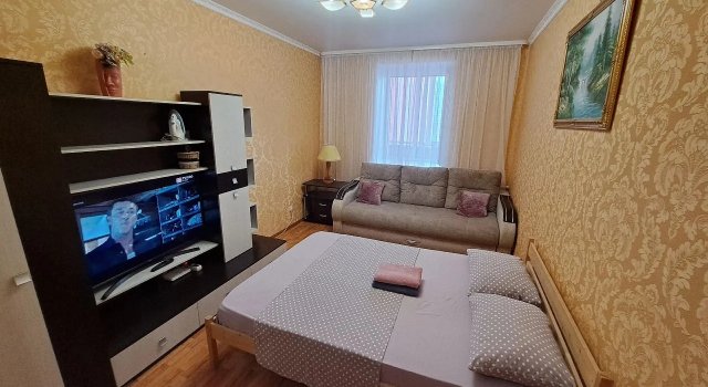 Milaya Kvartira Vozle Trts Kolumba Flat, Prenota Appartamento Hotel a Tyumen Region con parcheggio, Parcheggio