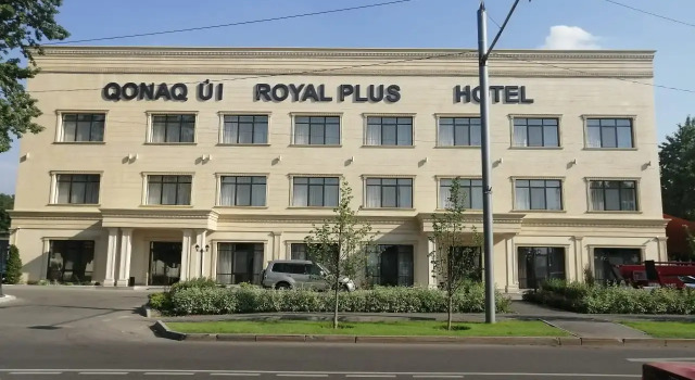 Отель Royal Plus