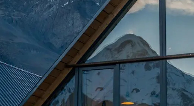Коттедж с видом на ледник Kazbegi View Cottages