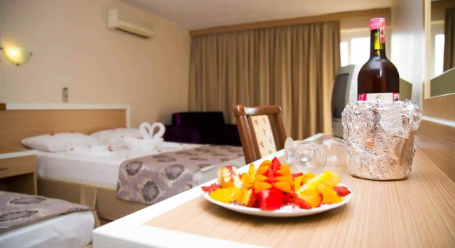 Четырёхместный номер Standard с видом на море Tuntas Beach Hotel - All Inclusive