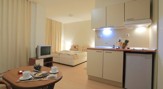 Студия с балконом и с красивым видом из окна Апарт-Отель Rainbow 2 Holiday Complex