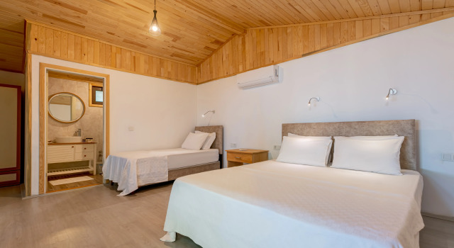 Трёхместное бунгало Бунгало Etenna Beach Bungalows