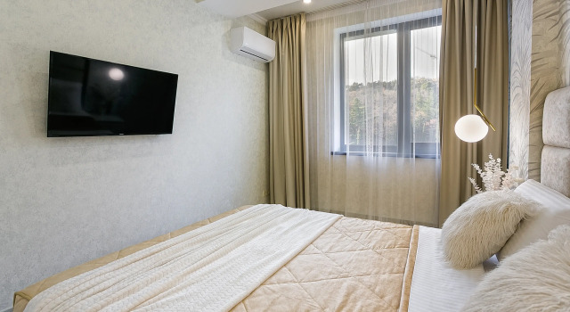 Sky Plaza 2/512 Apartments, Book Apartment Yalta 