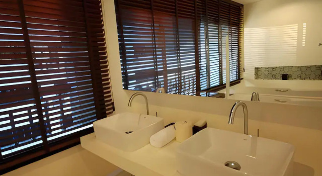 Двухместный полулюкс с балконом и с видом на город Апартаменты Acca Patong Apartments
