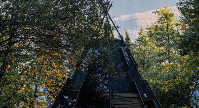 Нео-Типи с видом на горы Отель Загородный отель Pine River Красная Поляна