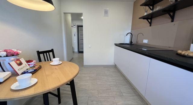 Dizaynerskie "Batman-House" Apartaments, Boek Appartement Hotels in Pavlodar Region met parkeren, Parkeren