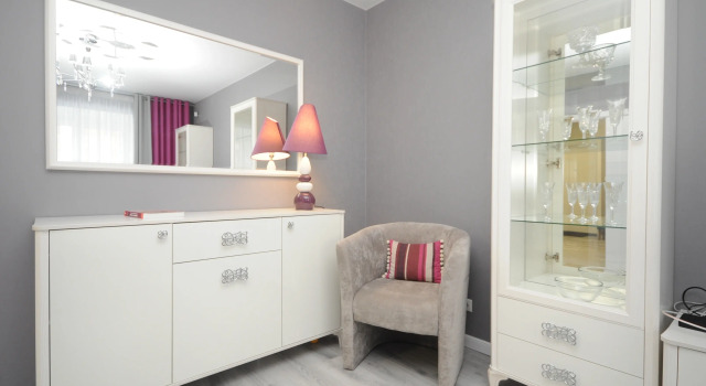 3 komnatnye na Otradnoy 15 Apartments, Prenota Appartamento Sovetsky district 